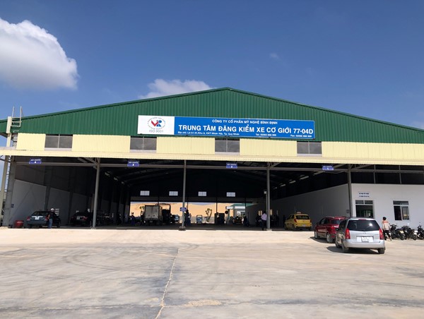 Phạt hành chính các nhân viên sai phạm tại trung tâm đăng kiểm ở Bình Định