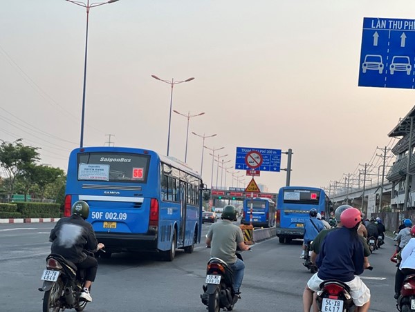 Người quản lý xe buýt phải đi buýt ít nhất 2 lần/tuần