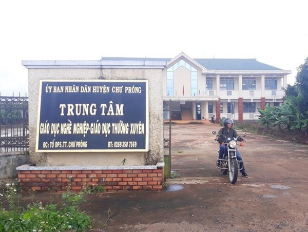 Lốp mòn, phanh trợ giảng không an toàn vẫn cho học viên lái xe thực hành