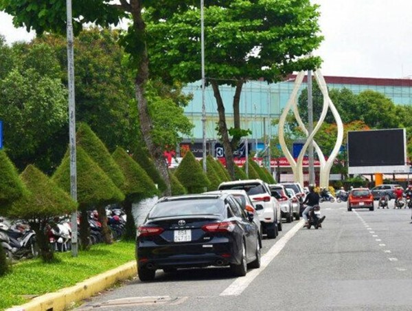 Phí đỗ xe trên đường ở Cần Thơ cao nhất 30.000 đồng/giờ