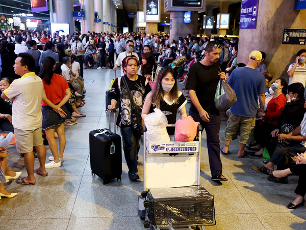 Vì sao giá vé máy bay lễ 30/4 năm nay bất thường?