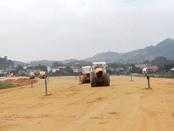 Cao tốc Bắc - Nam giai đoạn 2 mới bàn giao được gần 600 km mặt bằng