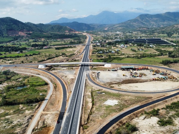 Dự kiến thu phí trên cao tốc Nha Trang - Cam Lâm trong tháng 9/2023