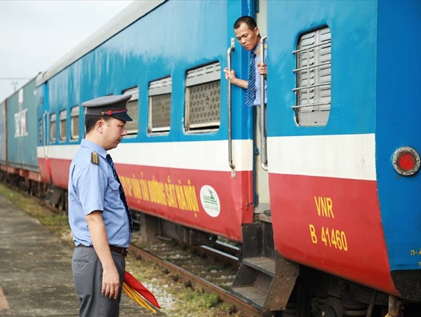 Đường sắt điều chỉnh giờ tàu khách tuyến Bắc - Nam sau hè