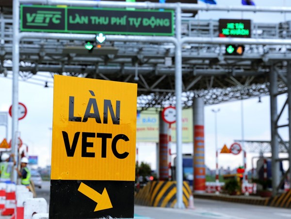 96% ô tô đã dán thẻ thu phí không dừng