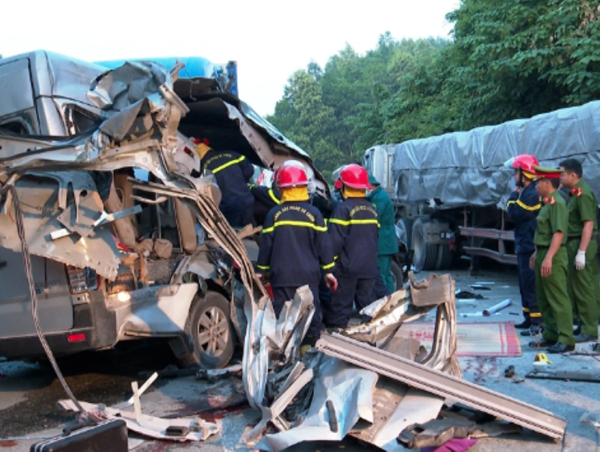 Khởi tố lái xe container chở xi măng trong vụ tai nạn đặc biệt nghiêm trọng tại Lạng Sơn