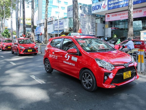 Vinasun ra mắt dòng xe taxi với nhận diện màu sắc mới 