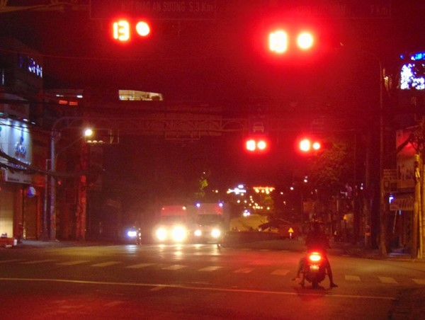 TP Hồ Chí Minh: Điều chỉnh thời lượng đèn giao thông vào ban đêm để hạn chế tình trạng cướp giật