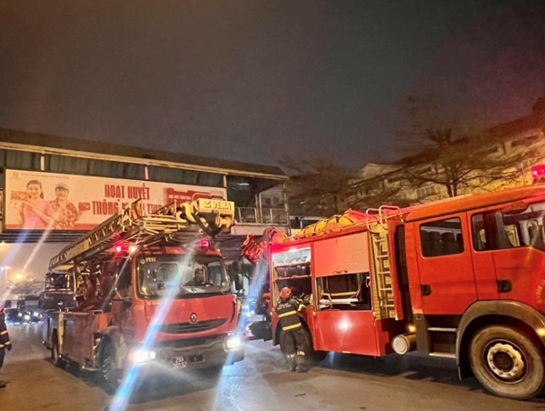 Chặn đường Trần Nhật Duật trong đêm cứu người đàn ông trên nóc cầu vượt