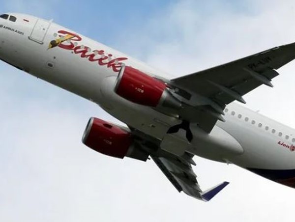  Indonesia điều tra vụ 2 phi công ngủ quên 28 phút trong chuyến bay