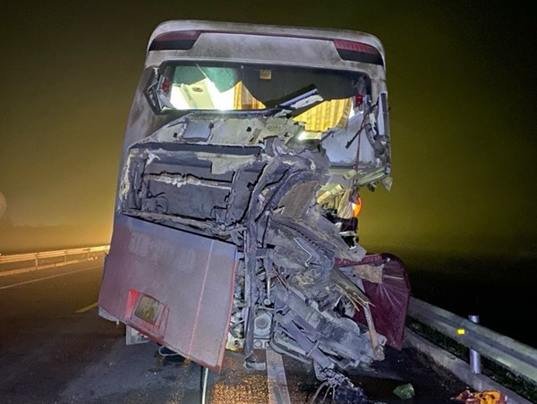 Khởi tố vụ án tai nạn trên cao tốc Cam Lộ - La Sơn khiến 2 người tử vong