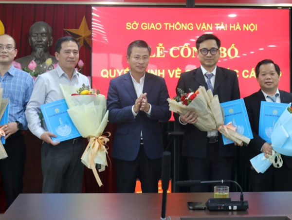 Sở GTVT Hà Nội công bố quyết định công tác cán bộ và kiện toàn nhân sự