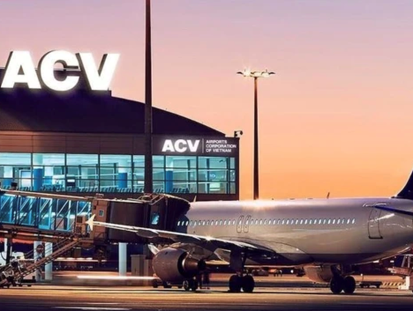 Cân nhắc việc dừng cung cấp dịch vụ với hãng bay không trả nợ