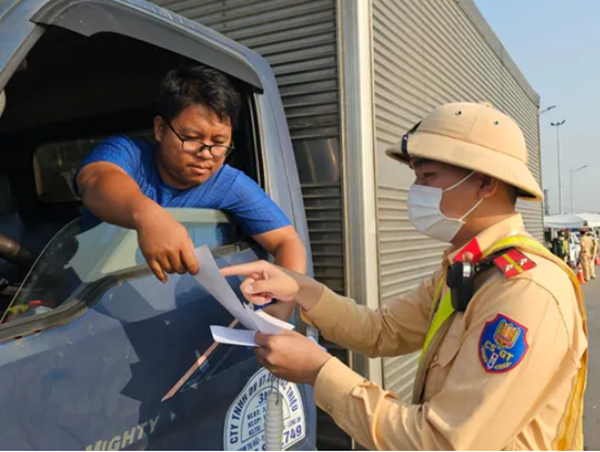 Lập đường dây nóng hỗ trợ phương tiện gặp sự cố trên cao tốc Cam Lộ - La Sơn