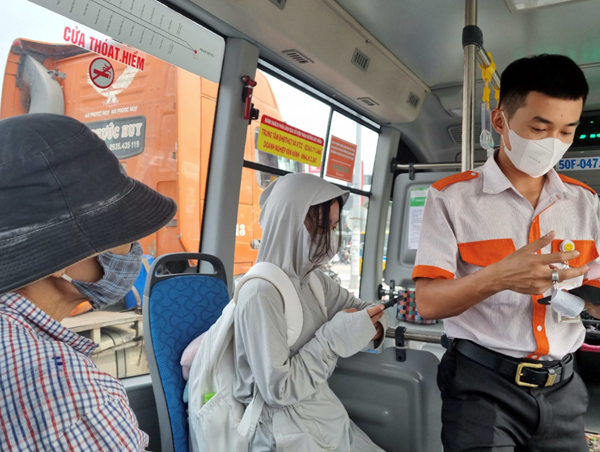 Đà Nẵng nối lại tuyến xe buýt đến phố cổ Hội An