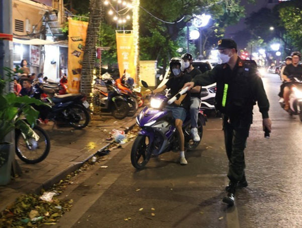 Xử lý gần 100 “quái xế” gây rối trật tự công cộng