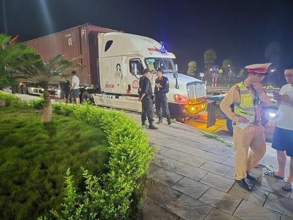 Phạt kịch khung tài xế xe đầu kéo vi phạm nồng độ cồn