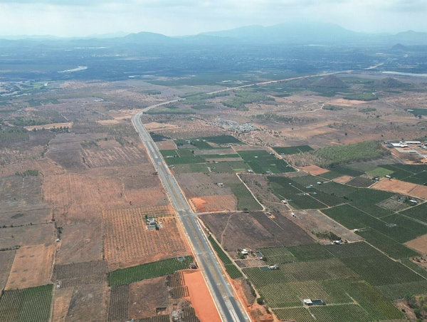 Đường nối cao tốc xuống biển nam Phan Thiết thông xe trước 30/4