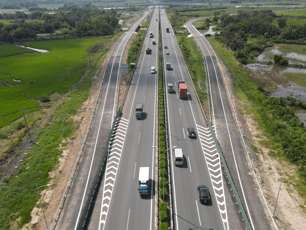 Đề xuất chọn 1 trong 2 phương án mở rộng cao tốc TP Hồ Chí Minh - Long Thành