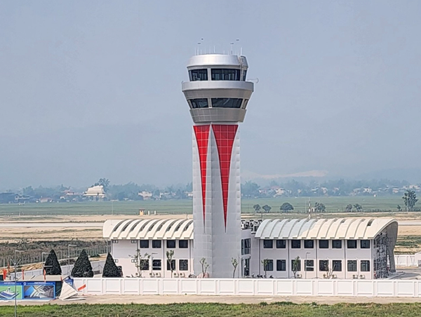 Đưa đài kiểm soát không lưu Điện Biên cao 36m vào hoạt động