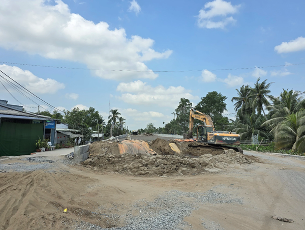 Giá cát thương mại tăng gần 50%, các dự án giao thông ở ĐBSCL gặp khó