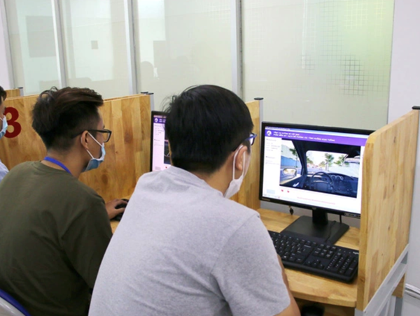 Cục Đường bộ Việt Nam phản hồi việc bằng lái xe phải thi bằng phần mềm mô phỏng