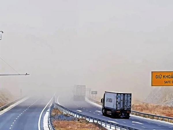 Yêu cầu giảm thiểu bụi để không ảnh hưởng đến cao tốc Nha Trang - Cam Lâm