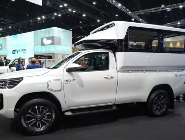 Toyota thí điểm xe bán tải điện tại Thái Lan