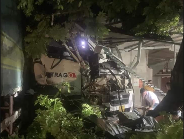 Bắt khẩn cấp lái xe đầu kéo có nồng độ cồn kịch khung gây tai nạn chết người tại Sơn La