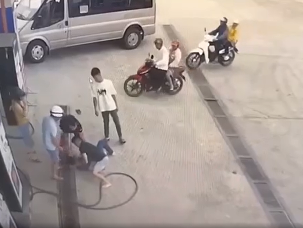 Công an Lai Châu điều tra vụ lái xe khách bị hành hung ở cây xăng