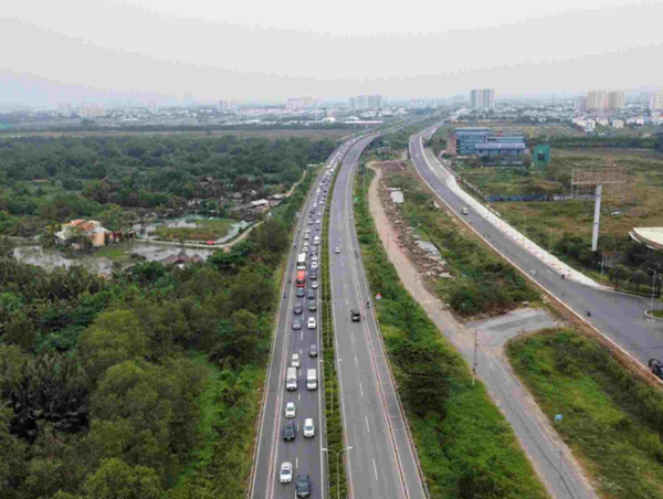 Cần khoảng 174.500 tỷ đồng hoàn thiện các nút giao, tuyến đường kết nối với cao tốc