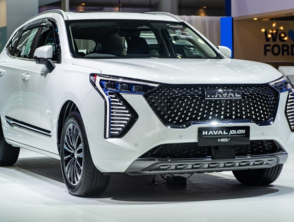 Ô tô hybrid lập đỉnh doanh số mới