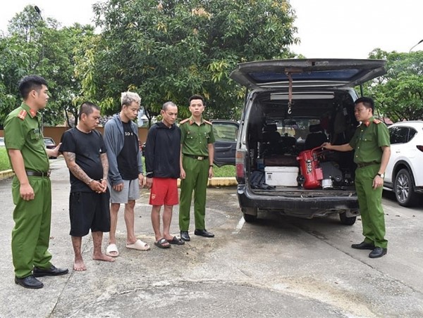 Dùng biển số giả, thường xuyên thay đổi màu sơn xe đi cướp tài sản