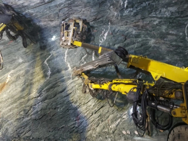 Thông nhánh hầm đường bộ cao tốc đầu tiên qua Hà Tĩnh