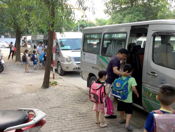 Ô tô kinh doanh vận tải kết hợp đưa đón học sinh: chặt chẽ trách nhiệm