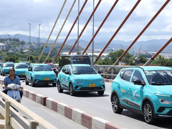 Cần thêm chính sách khuyến khích để phát triển kinh doanh vận tải bằng xe điện