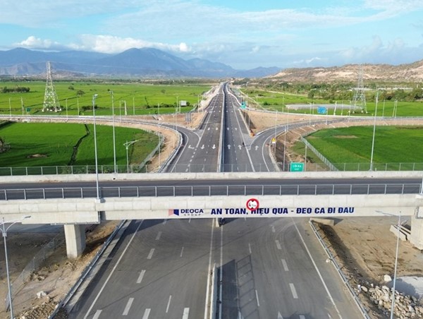 Hôm nay 28/5, bắt đầu thu phí cao tốc Cam Lâm – Vĩnh Hảo, từ 130.000 - 497.000 đồng/lượt