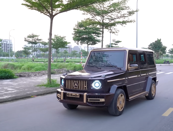 Thợ Việt gây xôn xao báo nước ngoài khi chế tạo Mercedes-AMG G63 bằng gỗ