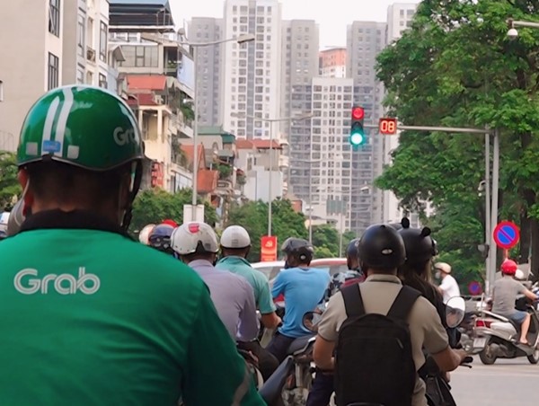 Lỗi đèn tín hiệu làm khó người tham gia giao thông 