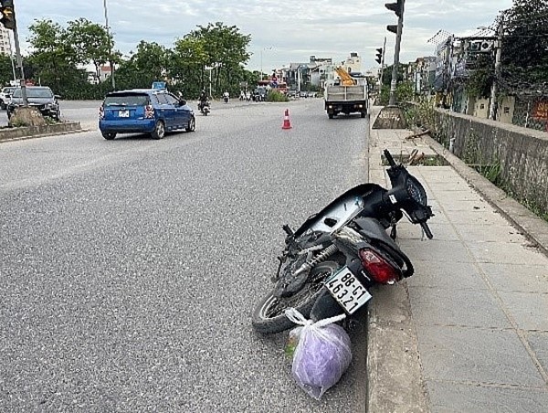 Hà Nội: tìm người biết thông tin vụ tai nạn chết người trên đường An Dương Vương