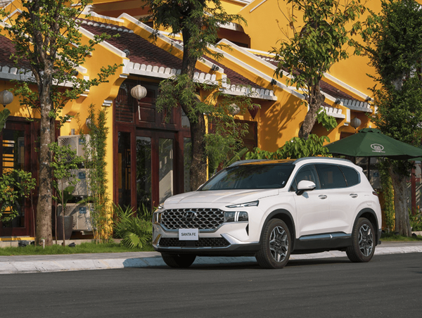 Tung khuyến mại đến hàng trăm triệu đồng để kích cầu xe hybrid