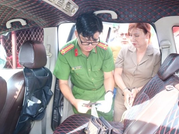 Bắt quả tang người phụ nữ vận chuyển trái phép chất ma túy