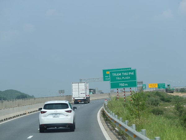 Thu phí sử dụng đường cao tốc do nhà Nhà nước đầu tư, quản lý