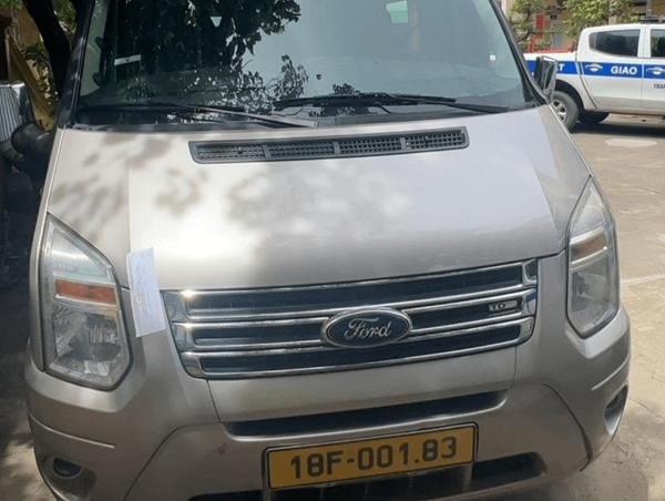 Phạt hành chính và tạm giữ xe khách đi ngược chiều trên cao tốc