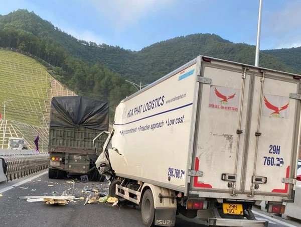 Tai nạn giao thông trên cao tốc đoạn Diễn Châu - Bãi Vọt