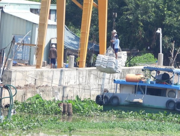 Bình Dương: bất cập trong cấp phép bến thủy ở phường Tân An