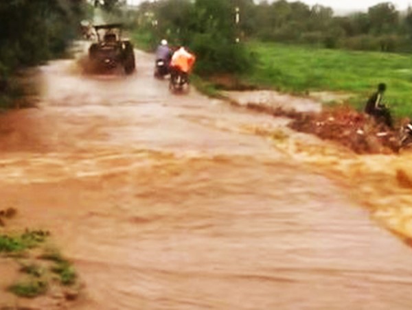Đắk Lắk: đi làm rẫy về bị nước lũ cuốn trôi