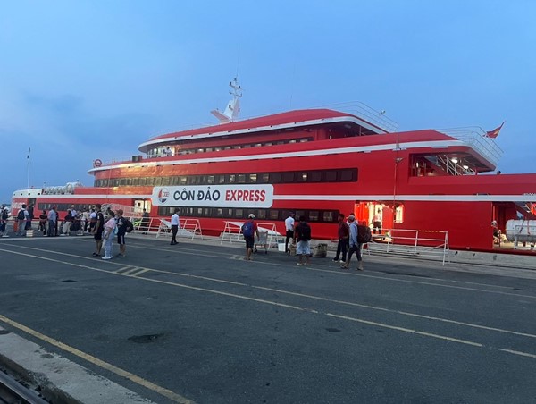 Tạm ngưng khai thác tàu cao tốc TP Hồ Chí Minh - Côn Đảo