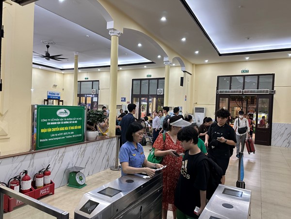 Đường sắt bắt đầu mở bán vé tàu dịp Lễ Quốc khánh 2/9