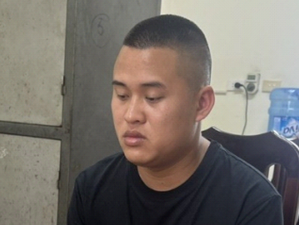 Tài xế ô tô trốn đo nồng độ cồn, tông trúng Cảnh sát giao thông ở Hà Nội